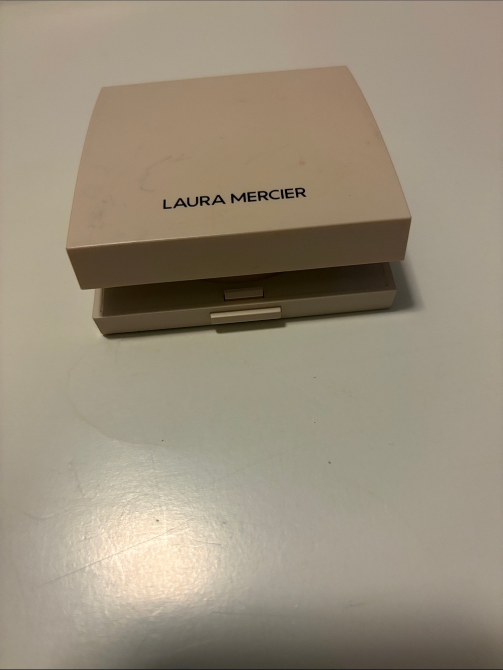 laura mercier real flawless trasnslucent